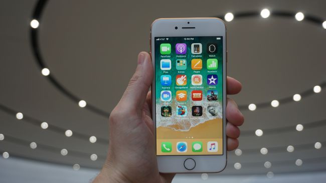 iPhone8值得买吗？苹果iPhone8配置/外观/性能/拍照全面评测图解