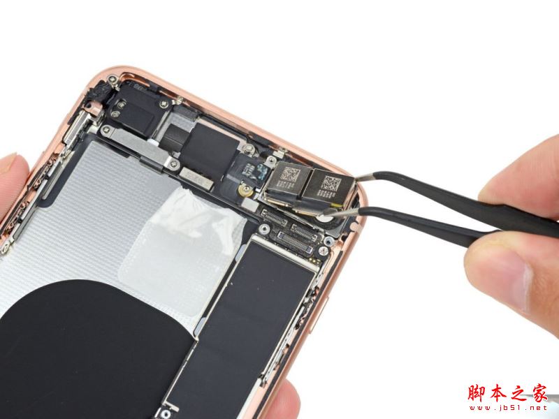 iPhone8 Plus内部做工怎么样？苹果iPhone8 Plus拆机图解全过程评测