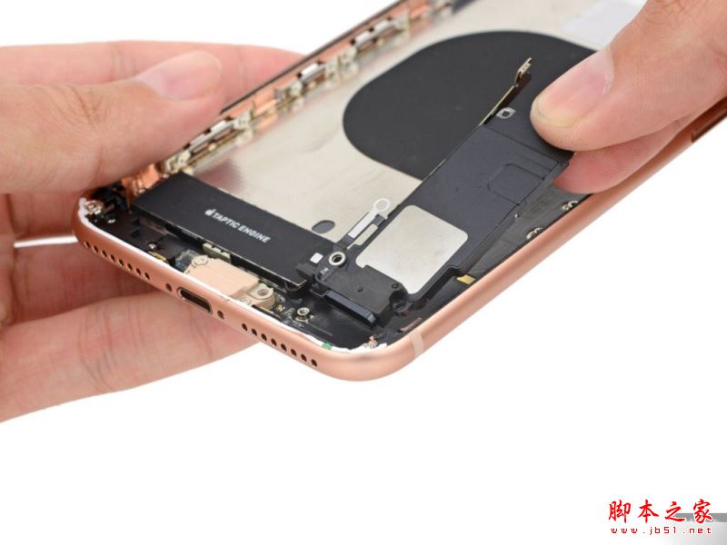 iPhone8 Plus内部做工怎么样？苹果iPhone8 Plus拆机图解全过程评测