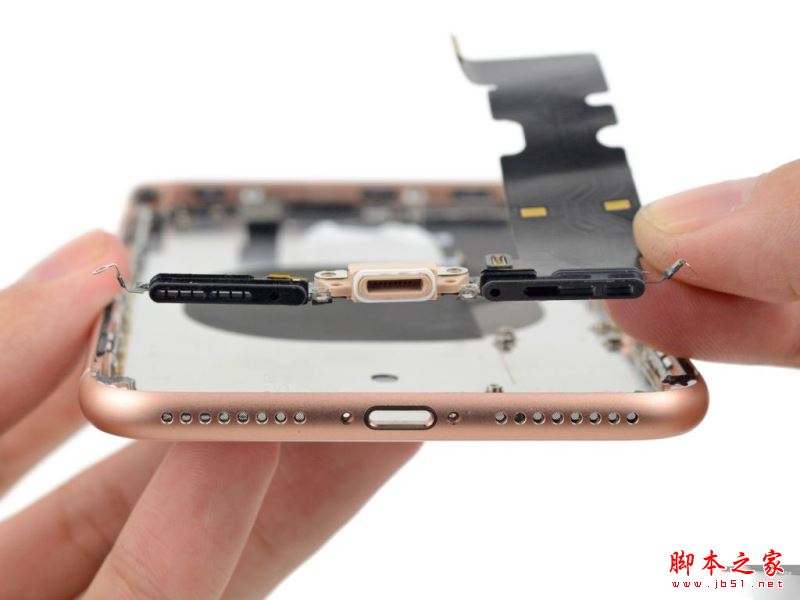 iPhone8 Plus内部做工怎么样？苹果iPhone8 Plus拆机图解全过程评测