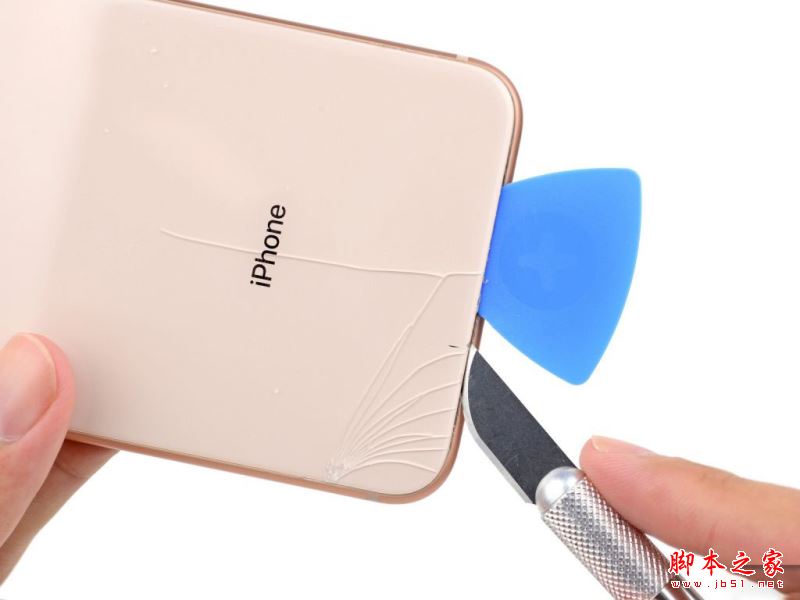 iPhone8 Plus内部做工怎么样？苹果iPhone8 Plus拆机图解全过程评测
