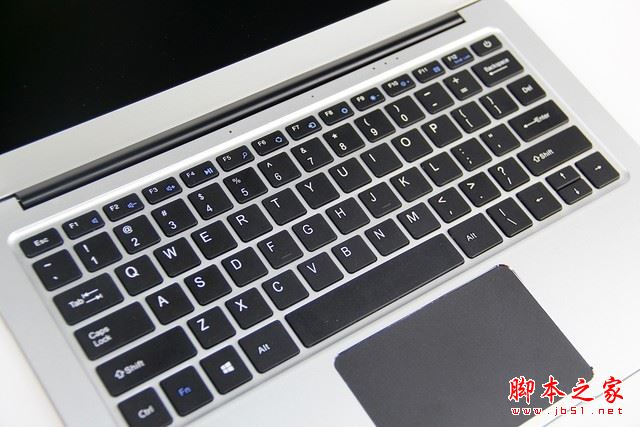 中柏EZbook 3 Pro值得买吗？中柏EZbook 3 Pro超低价轻薄本全面深度评测+拆机图