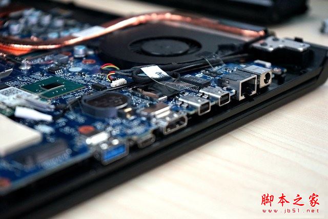 雷神911SE内部做工怎么样？雷神911SE笔记本拆机图解评测