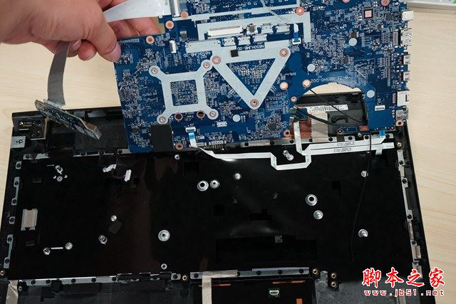 雷神911SE内部做工怎么样？雷神911SE笔记本拆机图解评测