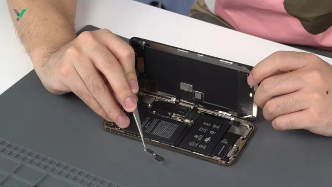 iPhone XS Max内部做工怎么样？苹果XS MAX拆解图解评测