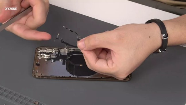 iPhone XS Max内部做工怎么样？苹果XS MAX拆解图解评测
