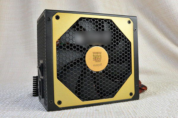 游戏悍将霸道6 R550电源
