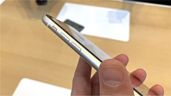 iPhone11值得购买吗？iPhone11拍照配置续航全方位深度评测