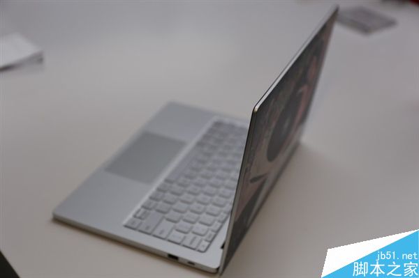 3499元/4999元贵吗？小米笔记本Air现场实拍