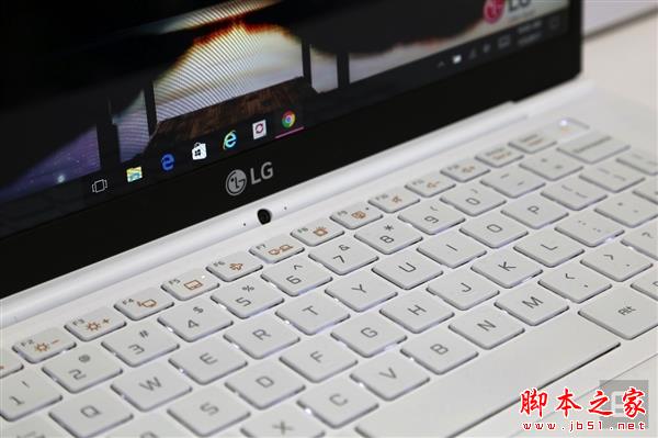 LG全球最轻14寸超极本首发：不到1公斤 续航逆天