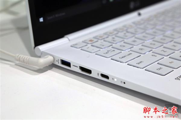 LG全球最轻14寸超极本首发：不到1公斤 续航逆天