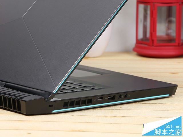 Alienware 15 2017值得买吗？戴尔Alienware 15 2017全面详细评测图解