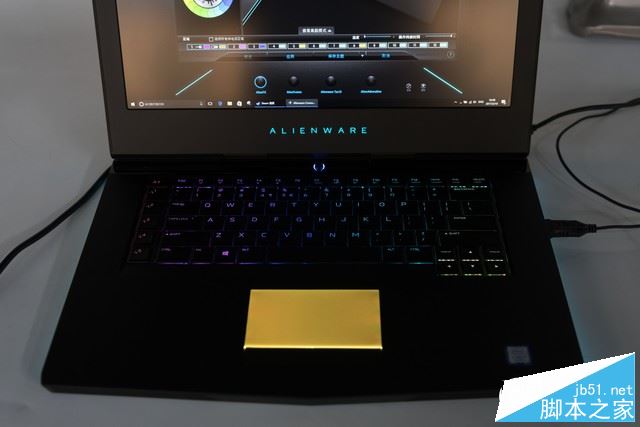 Alienware 15 2017值得买吗？戴尔Alienware 15 2017全面详细评测图解