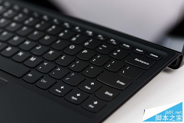 联想MIIX 5 Plus怎么样？联想MIIX 5 Plus高性能二合一PC全面评测图解