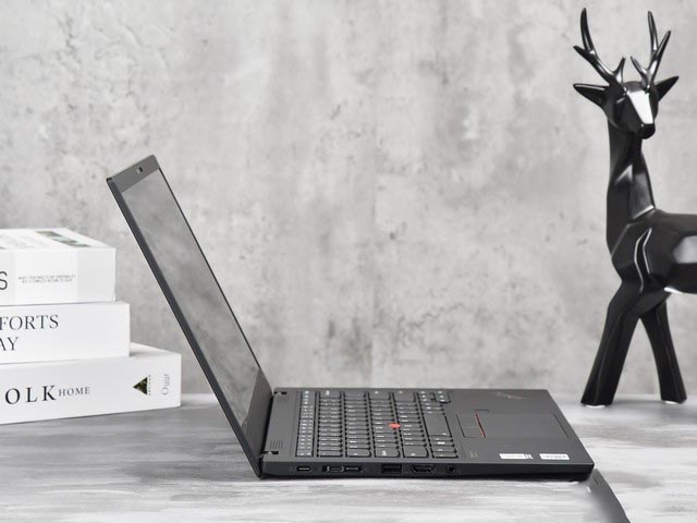 机身A面材质竟与火箭同源  ThinkPad X1 Carbon 2020试用体验 