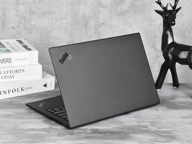 机身A面材质竟与火箭同源  ThinkPad X1 Carbon 2020试用体验 