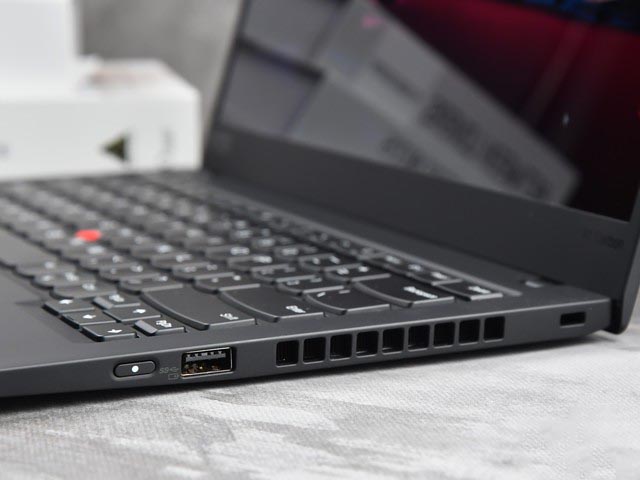 机身A面材质竟与火箭同源  ThinkPad X1 Carbon 2020试用体验 