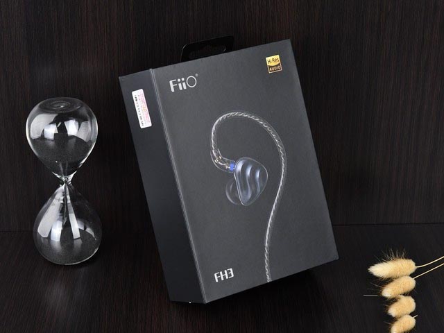 三频均衡人声惊喜满满 飞傲FH3圈铁耳机评测 