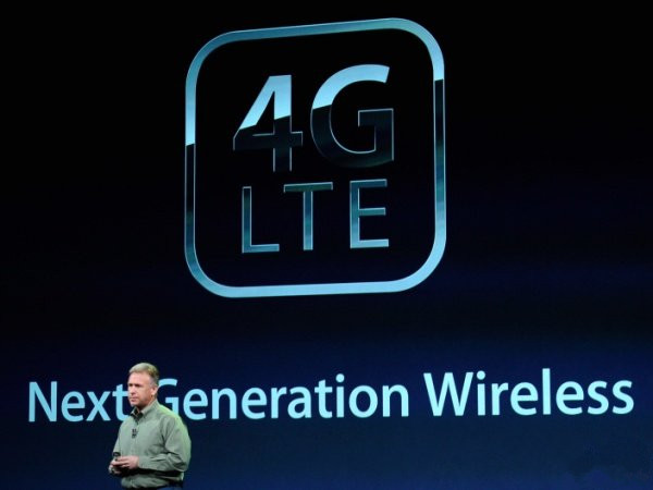 should-you-pick-att-or-verizon-for-your-new-ipad.jpg