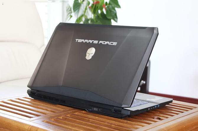 未来人类T7值得买吗？未来人类T7游戏本搭载GTX1070全面深度评测图解