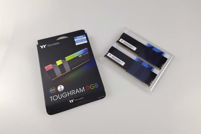 黑苹果也玩高频RGB内存条——曜越TT Toughram RGB 3600开箱简测