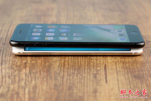 vivoXplay6和iPhone7 plus哪个值得买？苹果7plus和vivo Xplay6全面区别对比评测图解