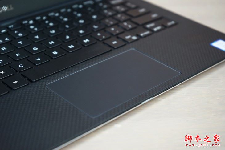 戴尔XPS 13怎么样？2017新一代戴尔XPS 13笔记本搭载了八代酷睿处理器评测