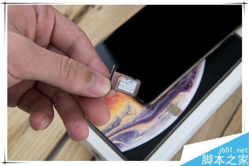 iPhone XR怎么装卡/插卡？iPhone XR SIM卡安装图文教程