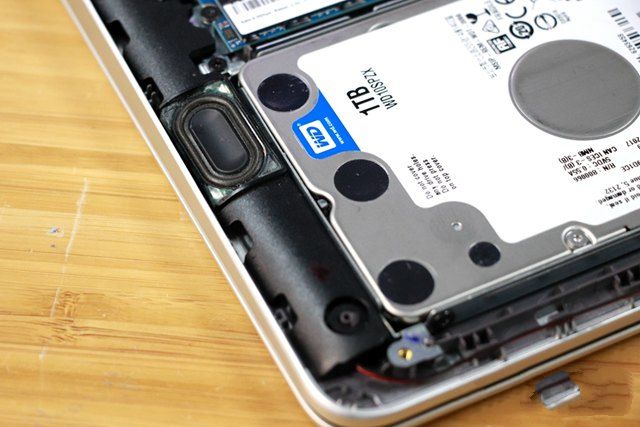 华为MateBook D怎么拆机？华为MateBook D拆机图文步骤详解