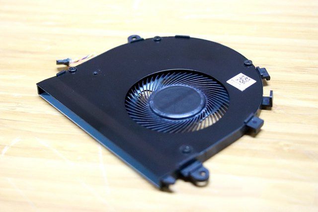 华为MateBook D怎么拆机？华为MateBook D拆机图文步骤详解