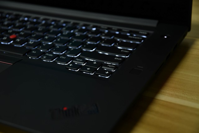 黑衣隐士还是极限武士？ThinkPad X1隐士评测 