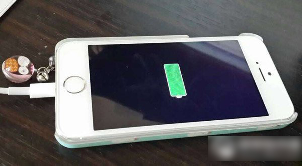 iphone5s充电发烫严重怎么办？苹果iphone5s充电发热解决方法1