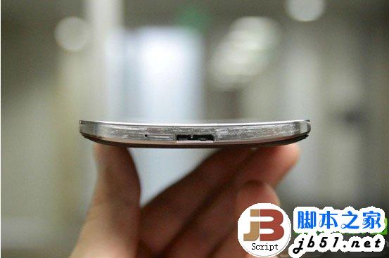 三星曲面屏幕手机Galaxy round开箱图欣赏10