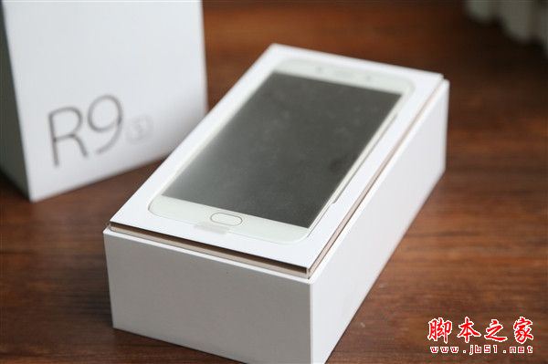 vivo x9s和oppo r9s哪个好？oppo r9s和vivo x9s区别对比评测
