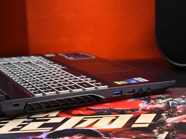 高性价比RTX 2060游戏本 神舟战神Z8-CU7NK评测 