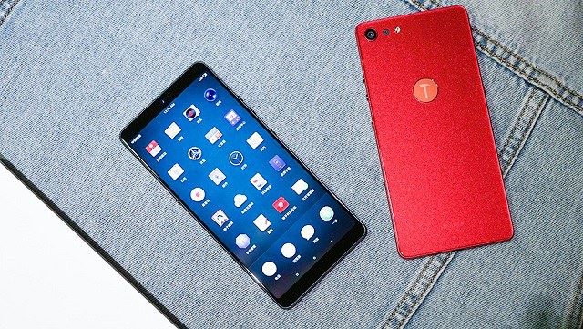 坚果Pro2和vivo X20哪个好？vivo X20和坚果pro2拍照配置性能深度对比评测