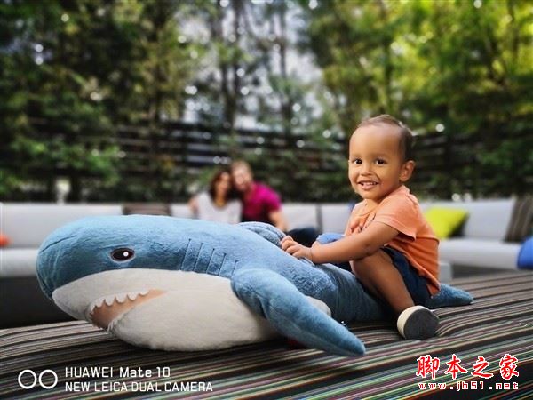 华为Mate10保时捷版值得买吗？华为Mate10保时捷能否完胜iPhoneX