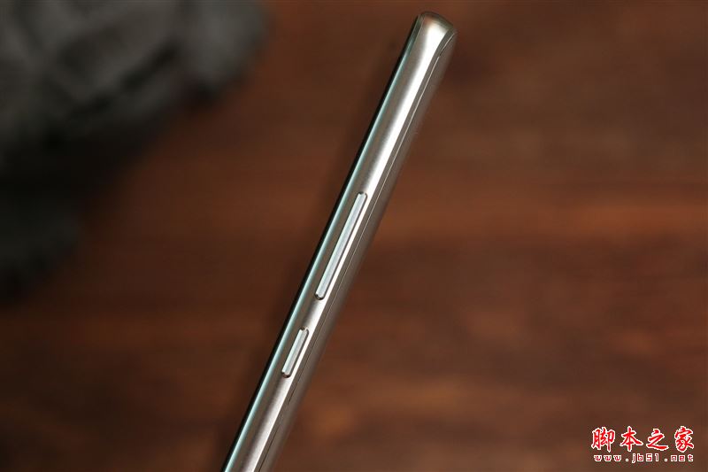 国产最强旗舰！HUAWEI Mate 10首发评测：插根线秒变PC