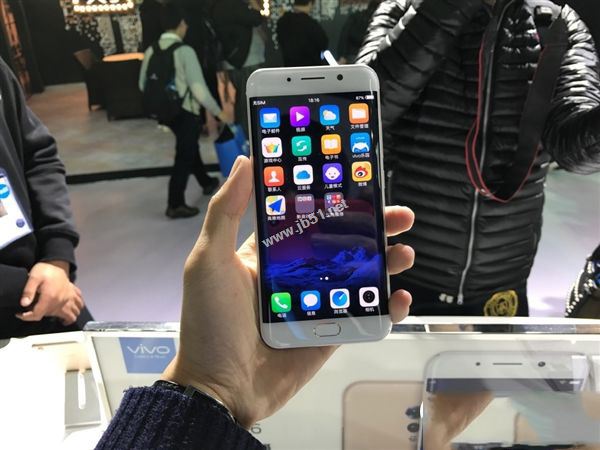 vivoX20和xplay6哪个值得买？vivoxplay6与VIVO X20详细区别对比评测