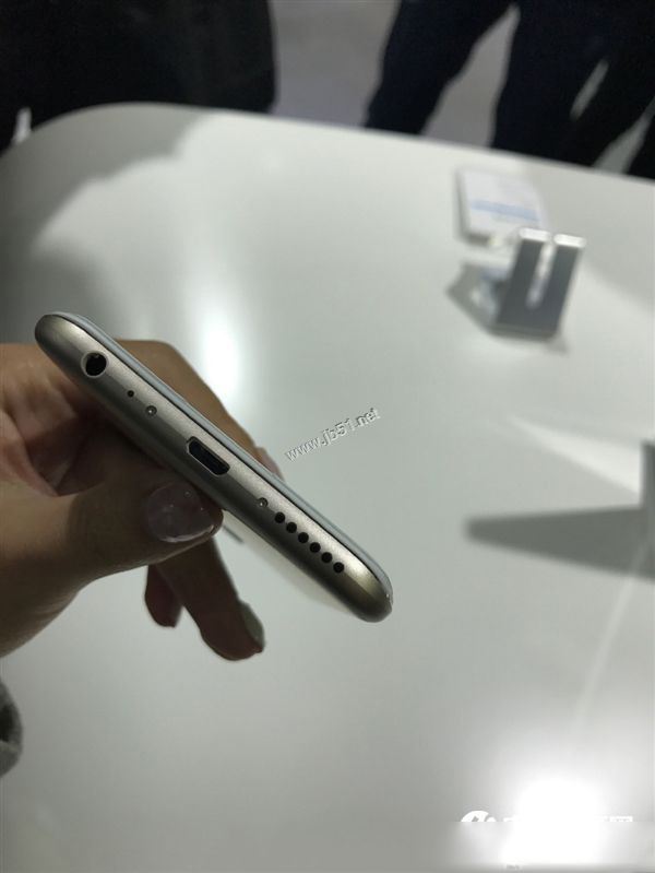 vivoX20和xplay6哪个值得买？vivoxplay6与VIVO X20详细区别对比评测
