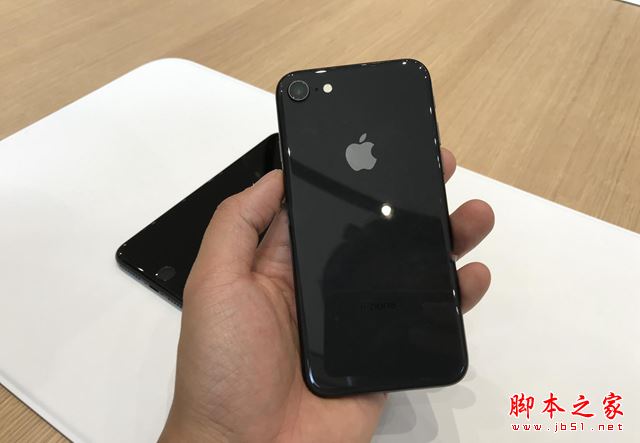 iPhone8和iPhone7哪个好 iPhone8和7区别对比
