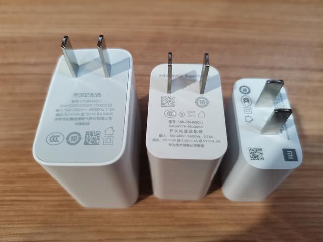 RealmeV5入手开箱：在众多笨重5G手机中，它是一股清流