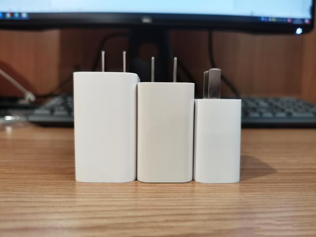 RealmeV5入手开箱：在众多笨重5G手机中，它是一股清流