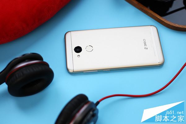 360 vizza值得买吗？360手机vizza优缺点全面深度评测图解