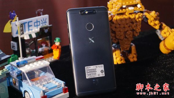 中兴小鲜5值得买吗？中兴小鲜5真机上手体验评测图解