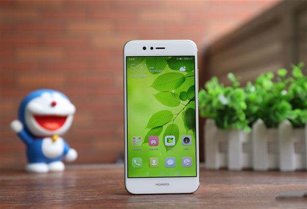 OPPOR11和华为nova2哪个好？华为nova2与OPPOR11区别对比详细评测