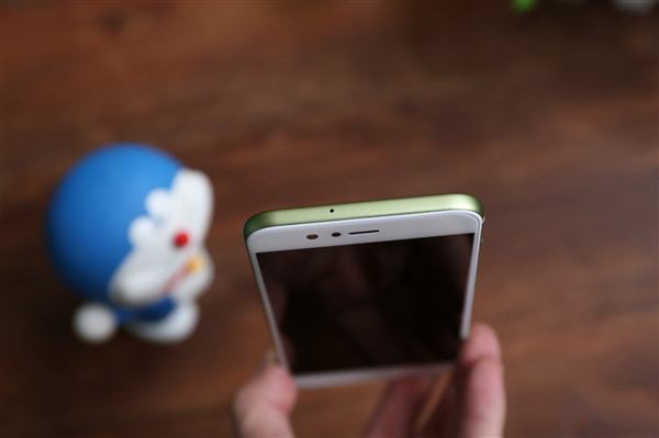 OPPOR11和华为nova2哪个好？华为nova2与OPPOR11区别对比详细评测