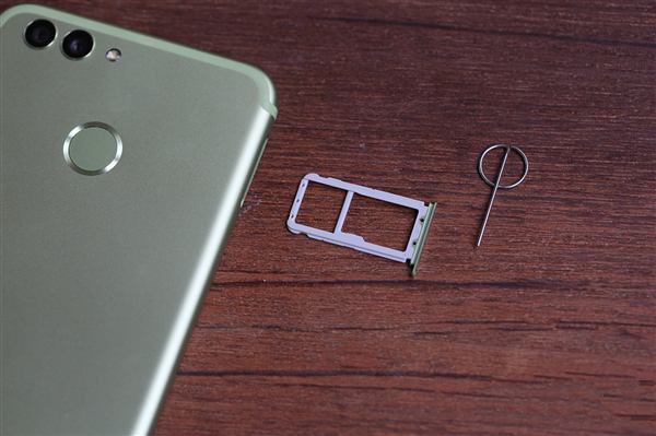 OPPOR11和华为nova2哪个好？华为nova2与OPPOR11区别对比详细评测