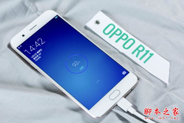 OPPO R11和R9s哪个值得买？OPPO R11与R9S外观/系统/性能/续航/拍照区别对比评测