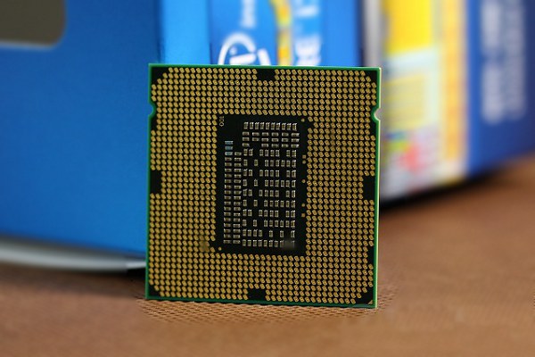 CPU主频和核数哪个重要？买CPU是选多核还是高主频？
